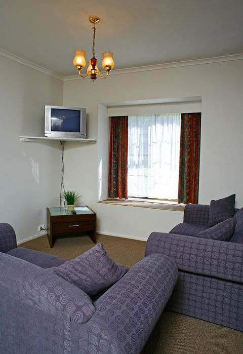The Fox And Hounds Historic Hotel - Accommodation Port Hedland 24