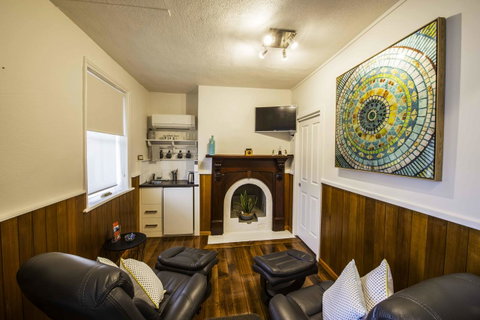 Touchwood Cottages - Accommodation Port Hedland 9