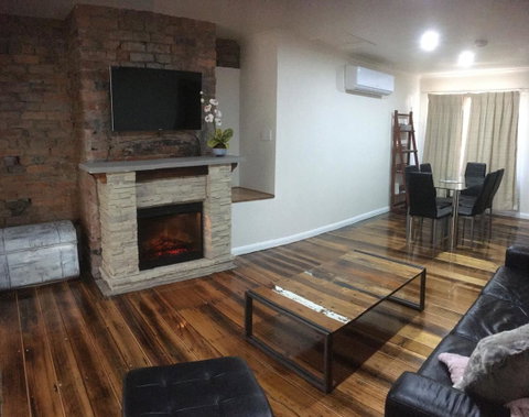 3ree- Spacious & Charming Apartment - Accommodation Port Hedland 12