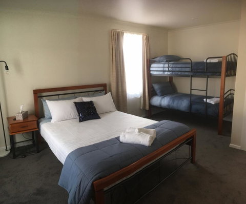 3ree- Spacious & Charming Apartment - Accommodation Port Hedland 2