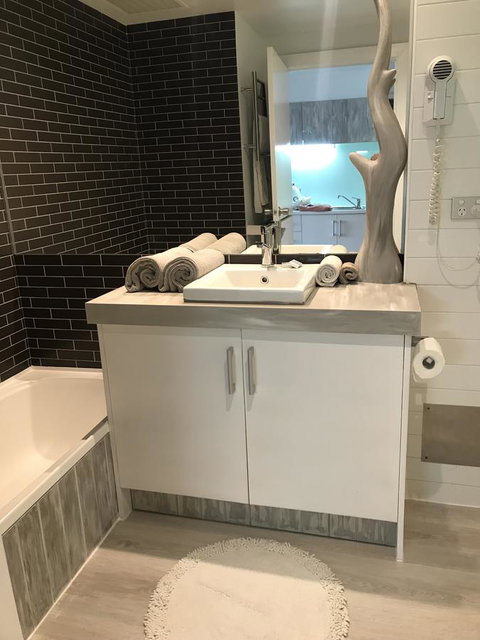 Lorne World - Accommodation Port Hedland 9