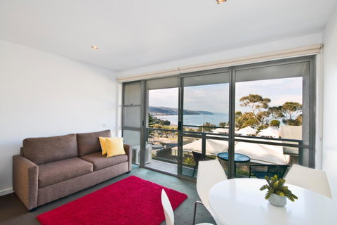 Lorne Bay View Motel - Accommodation Port Hedland 2