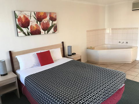 Beachcomber Motel & Apartments - Accommodation Port Hedland 0