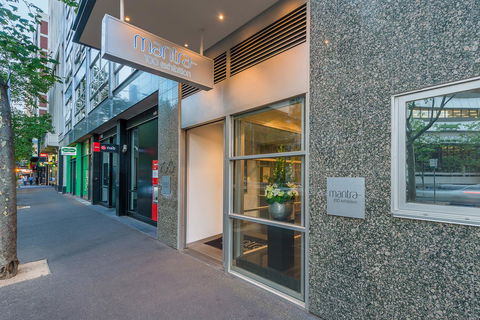 Mantra 100 Exhibition - Accommodation Port Hedland 5