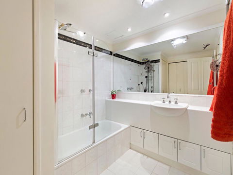 Melbourne Luxury Paradise - Accommodation Port Hedland 9