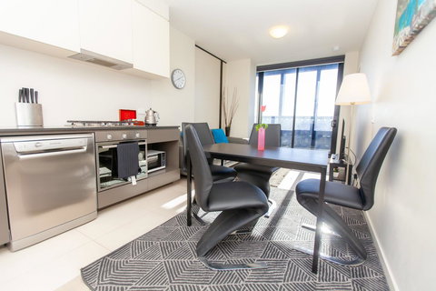 Melbourne SkyHigh Apartments - Accommodation Port Hedland 8