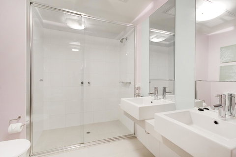 Waterfront Melbourne Apartments - Accommodation Port Hedland 24