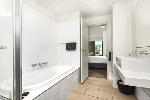 Waterfront Melbourne Apartments - Accommodation Port Hedland 43