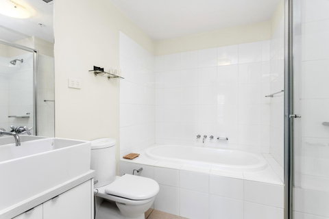 Waterfront Melbourne Apartments - Accommodation Port Hedland 26