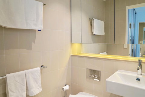 Pride Docklands Waterfront Apartment City View - Accommodation Port Hedland 17