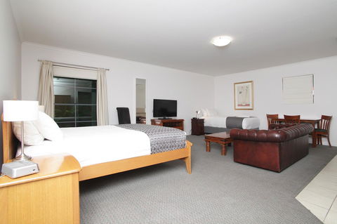Quality Inn & Suites The Menzies - Accommodation Port Hedland 10