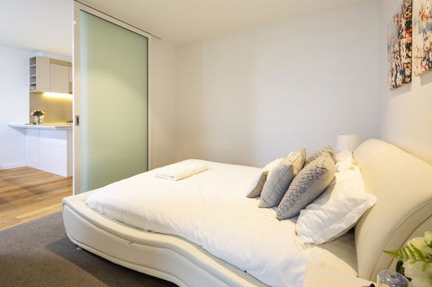 UrbanSuite The Wild Rosa Inn - Accommodation Port Hedland 7