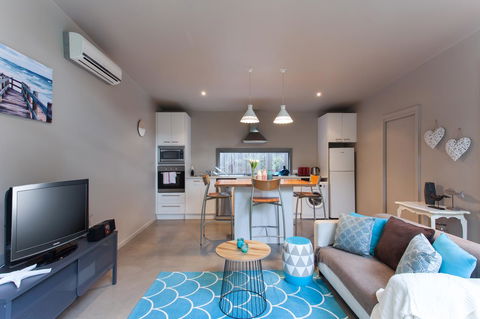 The Love Shack - Romantic Bungalow - Accommodation Port Hedland 2