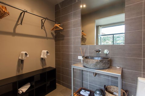 The Love Shack - Romantic Bungalow - Accommodation Port Hedland 7