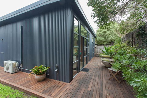 The Love Shack - Romantic Bungalow - Accommodation Port Hedland 1