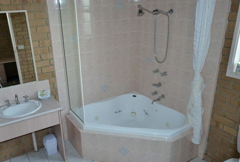 Tropicana Motor Inn - Accommodation Port Hedland 13
