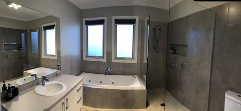 Luxury Abalina Cottages - Accommodation Port Hedland 14