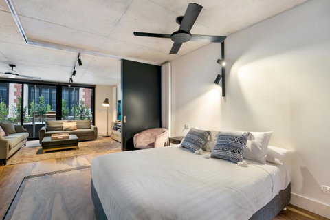Stylish Apartment In Unique Church Development - Accommodation Port Hedland 10