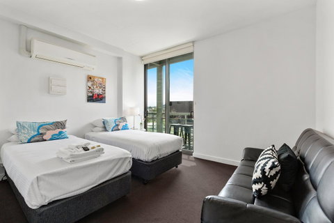 Docklands Private Collection - City Harbour Apartments - Accommodation Port Hedland 11