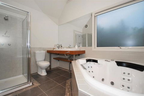Two Truffles Cottages - Accommodation Port Hedland 7