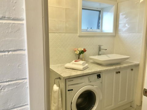 The Wheelhouse - 2BR Waterfront Apt In Town - Accommodation Port Hedland 13