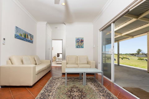 Cottages For Couples - Accommodation Port Hedland 28