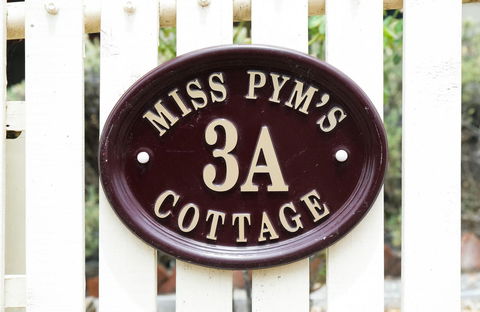 Miss Pym's Cottage - Accommodation Port Hedland 6