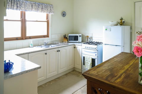 Miss Pym's Cottage - Accommodation Port Hedland 26