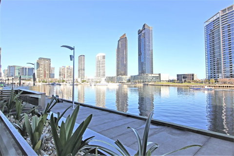 Auzzie Apartments Docklands, Melbourne - Accommodation Port Hedland 1