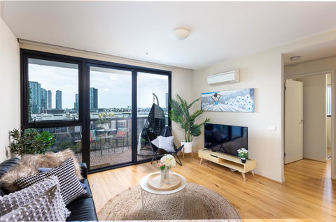 Water Views, Lovely 2BRs, Free Tram Zone, Close To Everything! - Accommodation Port Hedland 4