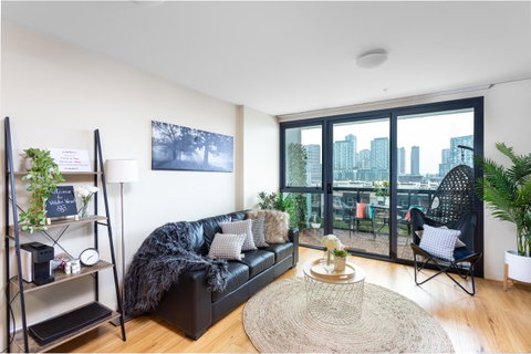 Water Views, Lovely 2BRs, Free Tram Zone, Close To Everything! - Accommodation Port Hedland 5