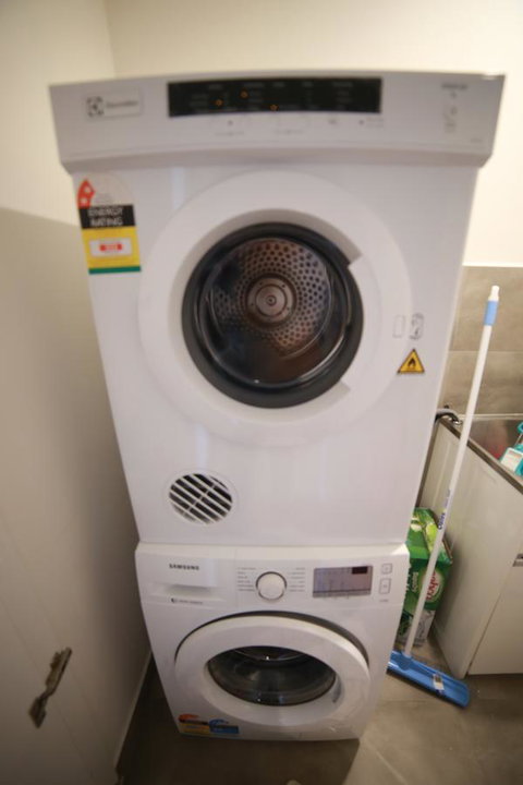 Water Views, Lovely 2BRs, Free Tram Zone, Close To Everything! - Accommodation Port Hedland 14