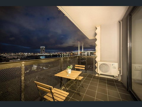 Water Views, Lovely 2BRs, Free Tram Zone, Close To Everything! - Accommodation Port Hedland 11