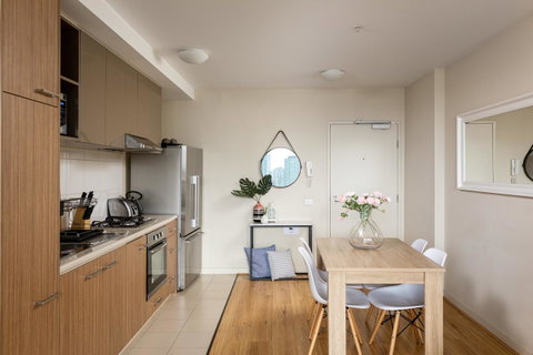 Water Views, Lovely 2BRs, Free Tram Zone, Close To Everything! - Accommodation Port Hedland 10