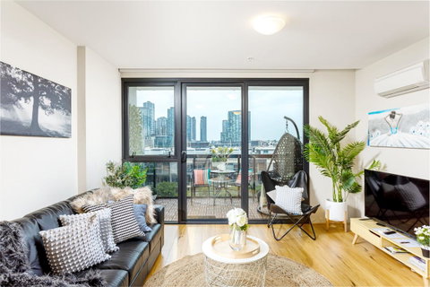 Water Views, Lovely 2BRs, Free Tram Zone, Close To Everything! - Accommodation Port Hedland 2