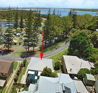 The Blue House - flat walk to river and beach - Accommodation Port Hedland