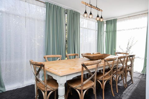 The Byng House Grand And Central, Entertain 12 - Accommodation Port Hedland 0