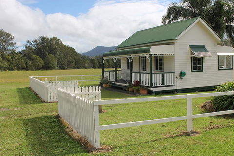 The Dollhouse Cottage - Accommodation Port Hedland 2