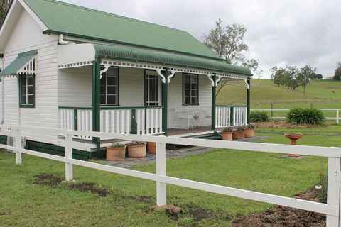 The Dollhouse Cottage - Accommodation Port Hedland 0