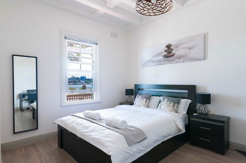 The Highberry - Sydney Harbour View Escape - Accommodation Port Hedland 1