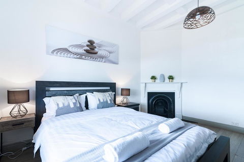 The Highberry - Sydney Harbour View Escape - Accommodation Port Hedland 2