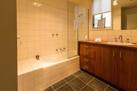 The Homestead At Holmeslgen At Eildon - Accommodation Port Hedland 2