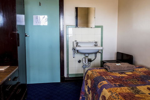 The Imperial Hotel - Accommodation Port Hedland 2