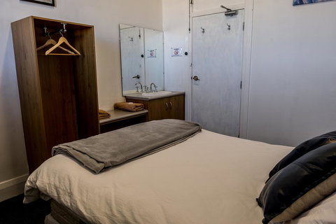 The Imperial Hotel - Accommodation Port Hedland 3