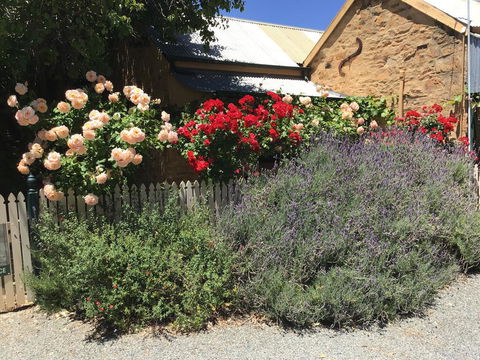 The Olde Devonshire House - Accommodation Port Hedland 2