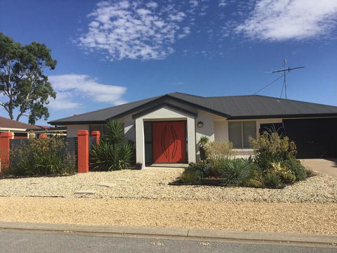 The Red Door - Accommodation Port Hedland 0