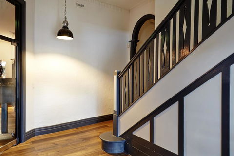 The Royal Hotel, Drouin - Accommodation Port Hedland 2