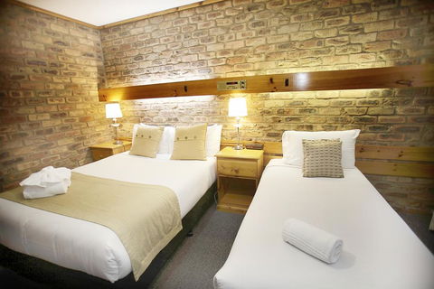 The Settlement Historic Hotel - Accommodation Port Hedland 1