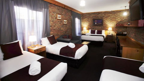 The Settlement Historic Hotel - Accommodation Port Hedland 3