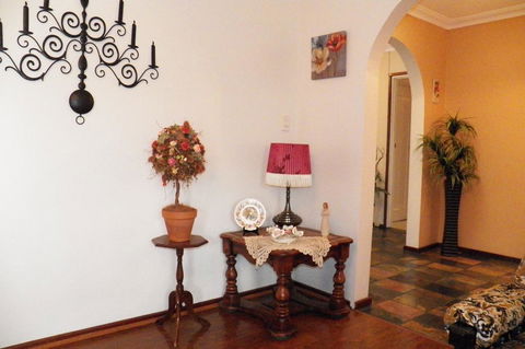 The Spanish Retreat And BnB - 24 Hrs - Accommodation Port Hedland 2